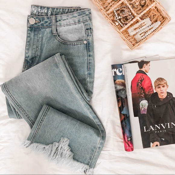 Flying Monkey Denim - DISTRESSED FRAYED HEM FLARED CROPPED JEANS
